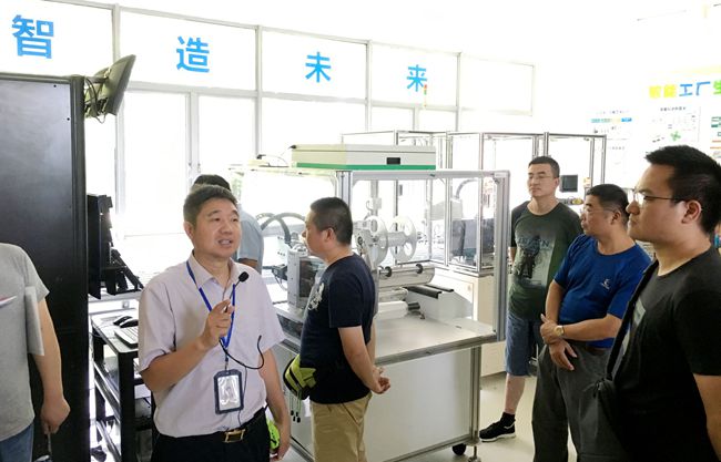 參觀學院實訓基地等地