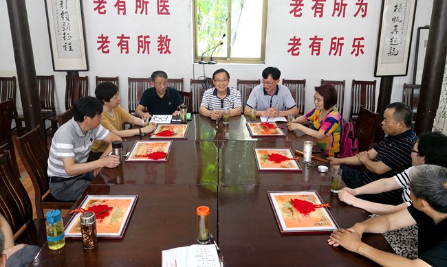 退休教職工歡送會現(xiàn)場