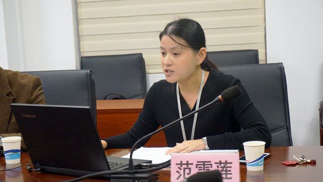 范雪蓮老師匯報學校心理健康工作